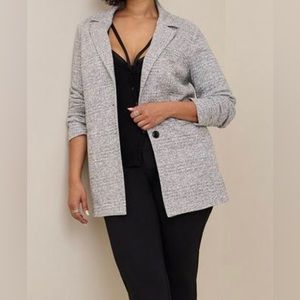 Torrid Size 3x light grey Studio Double Knit boyfriend blazer- great condition!
